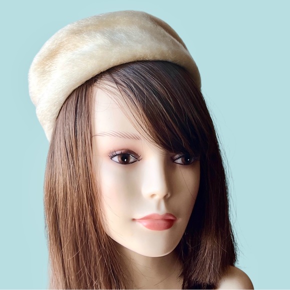 SOLDPillbox Hat Vintage 60s Jackie Winter Fur Hat Retro Wedding New Years Cloche - Picture 1 of 9